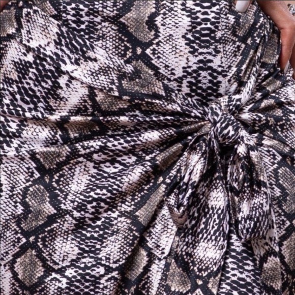 NWT ByEgreis snakeskin print wrap skirt - Picture 3 of 5